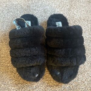 UGG‎ YEAH Black Fuzzy Slippers Size 5